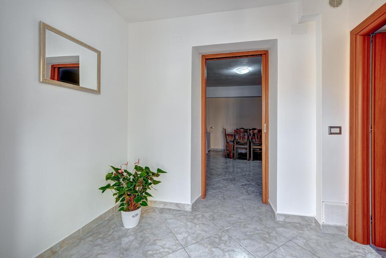 Appartamento Mileva House Civitavecchia Kültér fotó